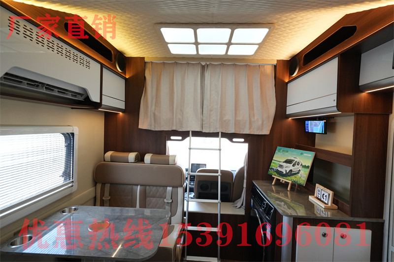 江鈴6座房車