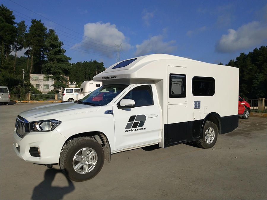 大通T60柴油2.8T單排四驅(qū)皮卡旅居車4 大通T60柴油2.8T單排四驅(qū)皮卡旅居車4